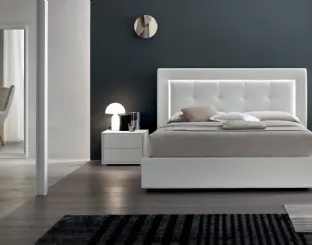 Letto matrimoniale con testiera classica in lavorazione capitonné con luce integrata Deo Light di Maronese Acf